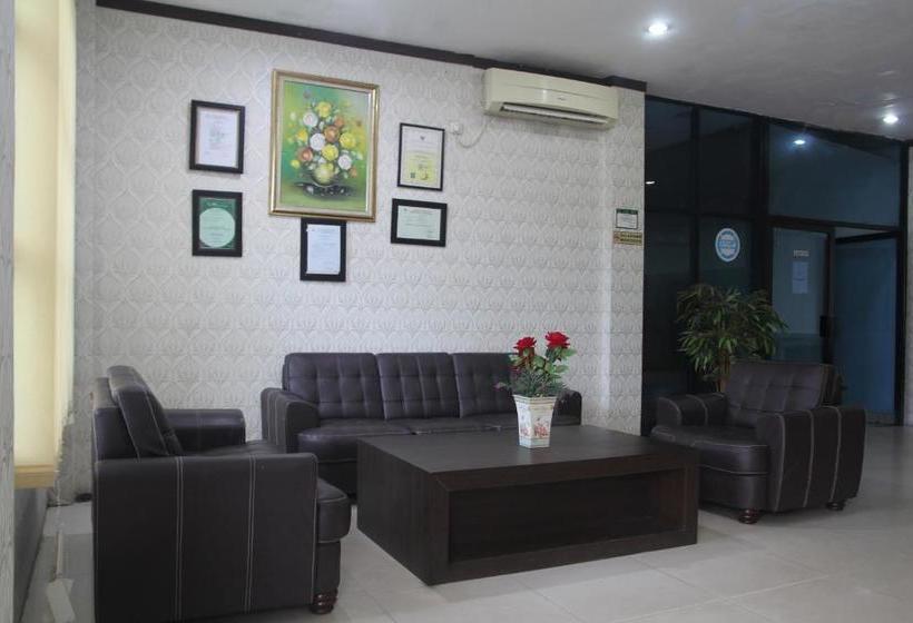 בית מלון כפרי Oyo 2104 Grand Sabrina