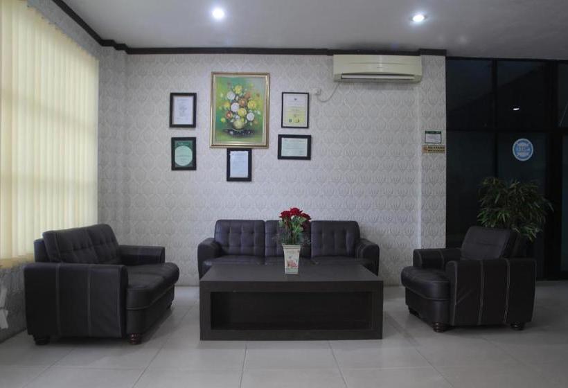 בית מלון כפרי Oyo 2104 Grand Sabrina