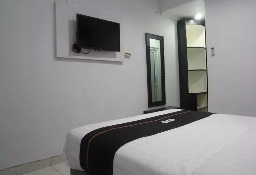 هتل Oyo 2104  Grand Sabrina