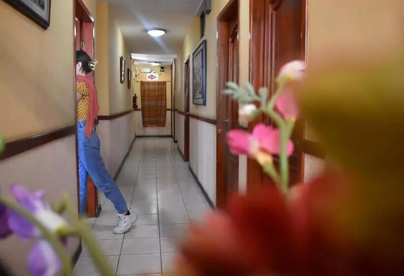 پانسیون Hostal Quil