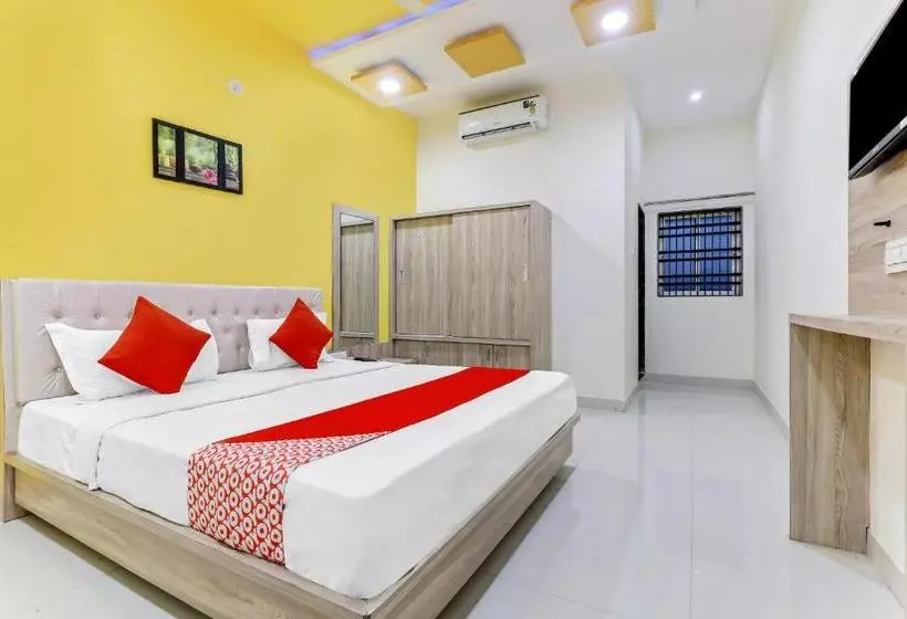 Hotelli Oyo 63139 Kamal  And Lodging