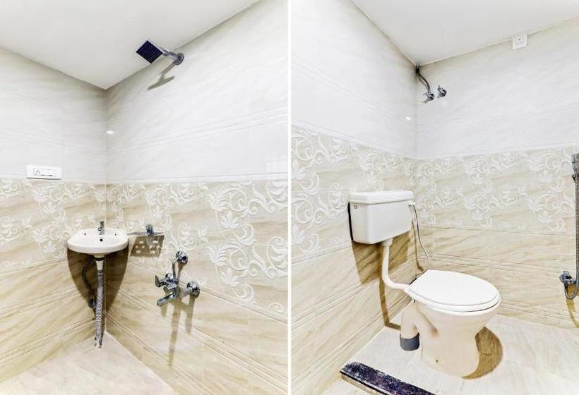 בית מלון כפרי Oyo 63139 Kamal  And Lodging