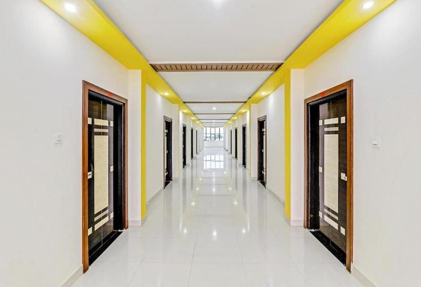 בית מלון כפרי Oyo 63139 Kamal  And Lodging