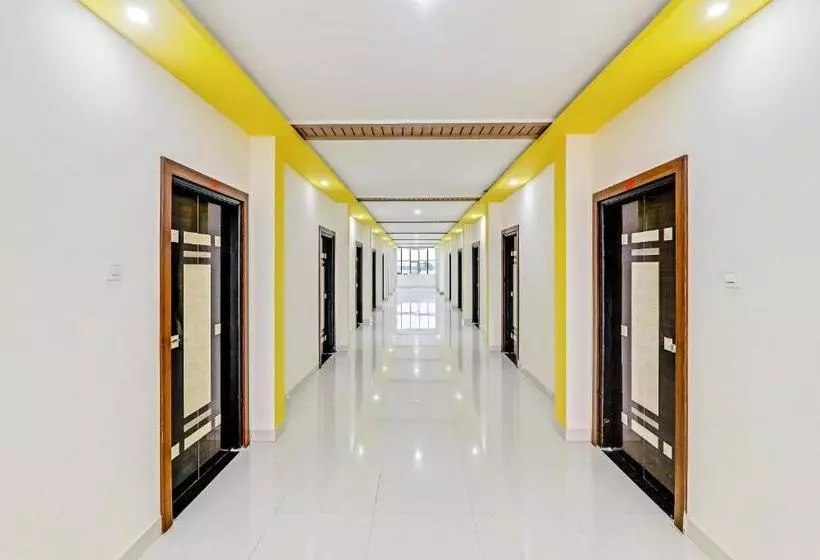 Hotelli Oyo 63139 Kamal  And Lodging