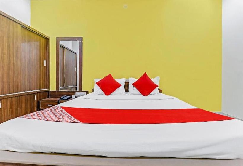 בית מלון כפרי Oyo 63139 Kamal  And Lodging