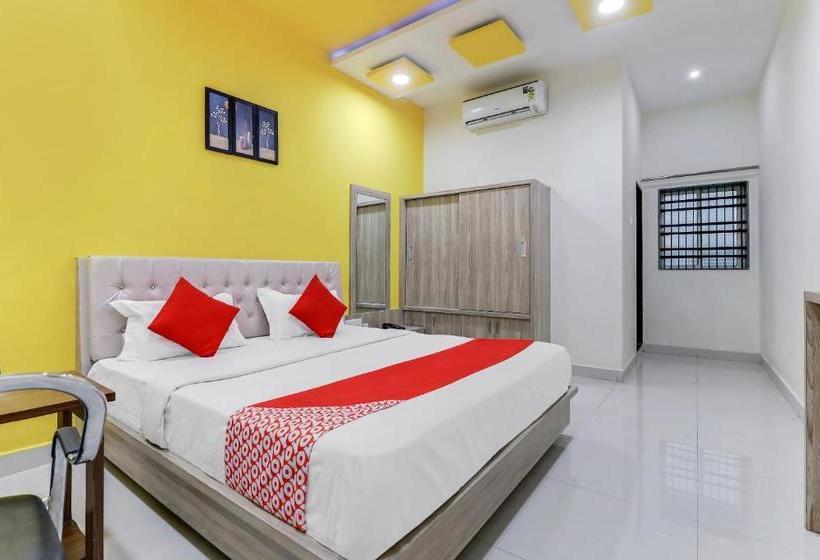 בית מלון כפרי Oyo 63139 Kamal  And Lodging