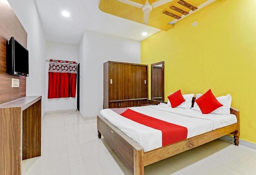 בית מלון כפרי Oyo 63139 Kamal  And Lodging