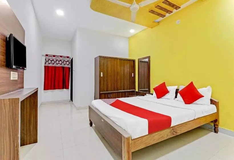 Hotelli Oyo 63139 Kamal  And Lodging