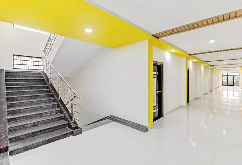 Hotelli Oyo 63139 Kamal  And Lodging