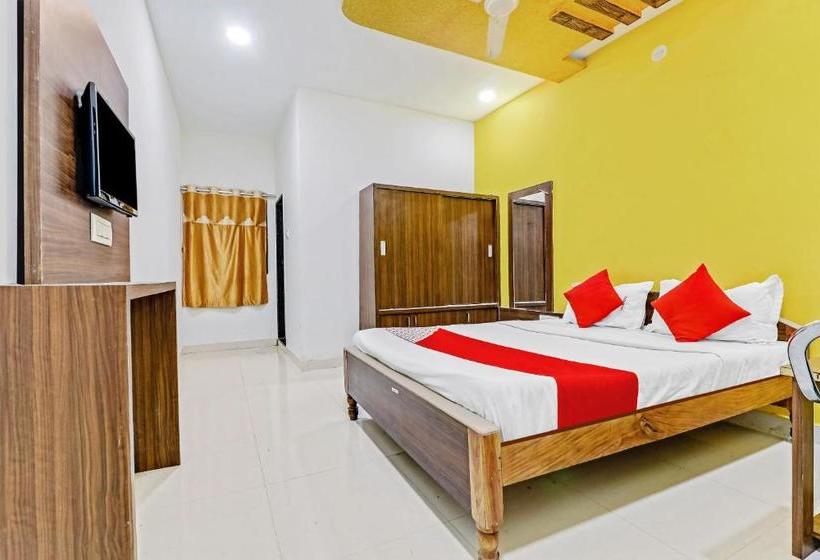 בית מלון כפרי Oyo 63139 Kamal  And Lodging