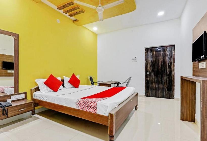 בית מלון כפרי Oyo 63139 Kamal  And Lodging