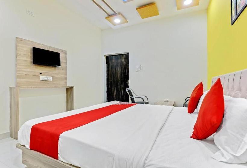 בית מלון כפרי Oyo 63139 Kamal  And Lodging