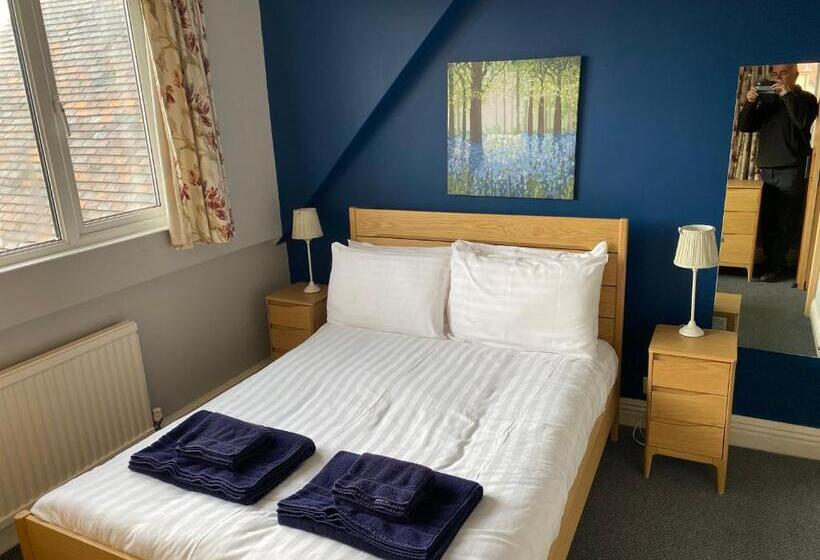 Buile Hill Holiday Flats