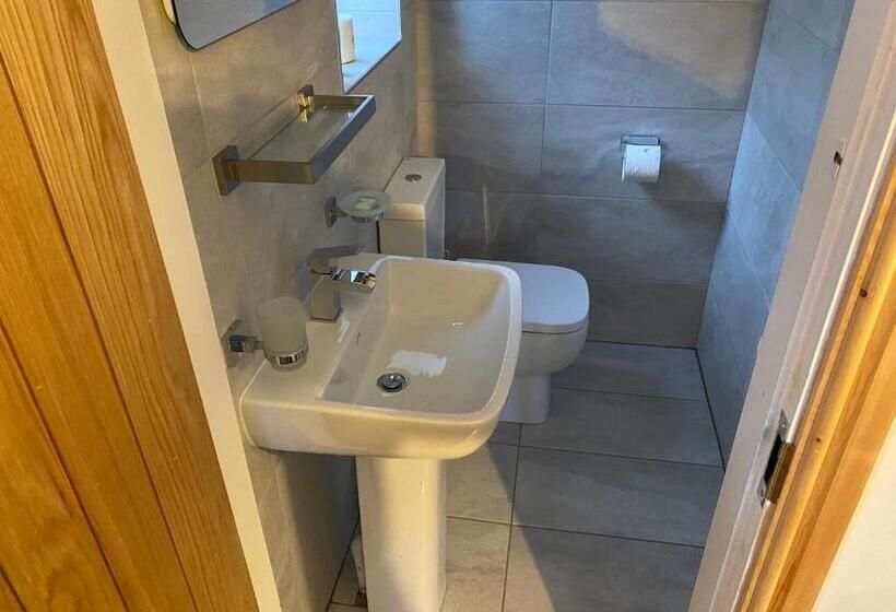 Buile Hill Holiday Flats