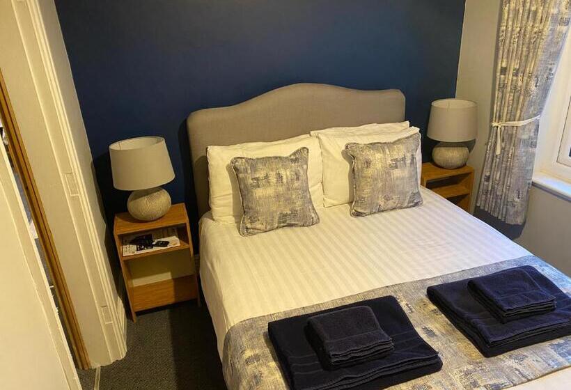 Buile Hill Holiday Flats