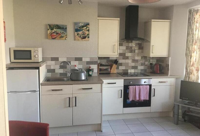 Buile Hill Holiday Flats