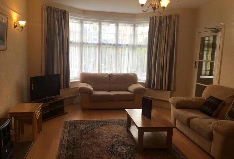 Buile Hill Holiday Flats