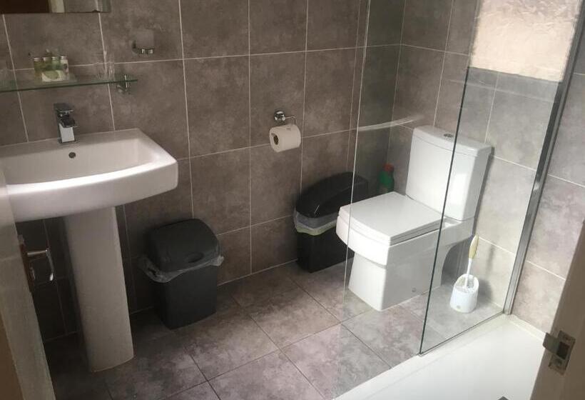 Buile Hill Holiday Flats