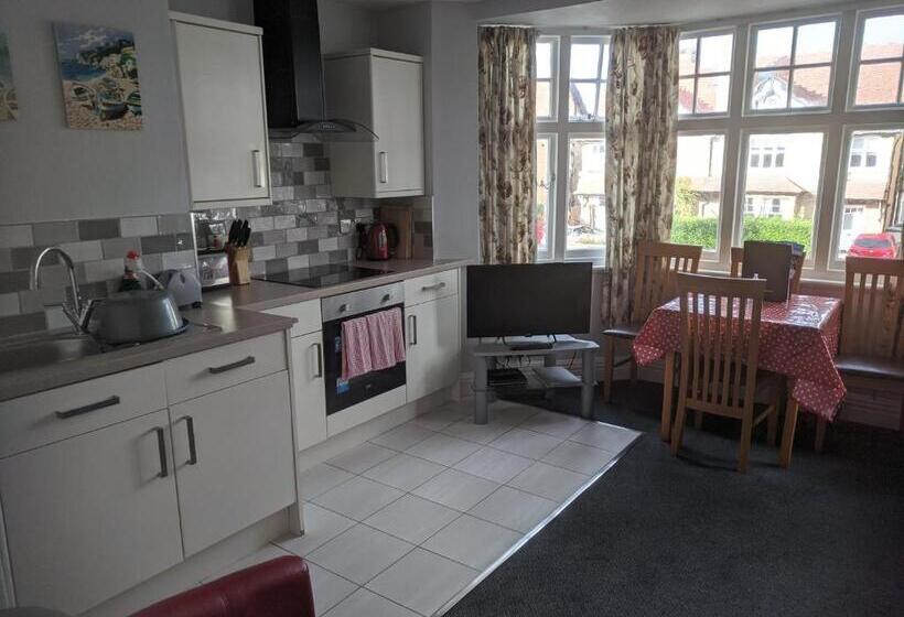 Buile Hill Holiday Flats