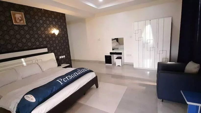 Greenwood Court Hotels & Suites