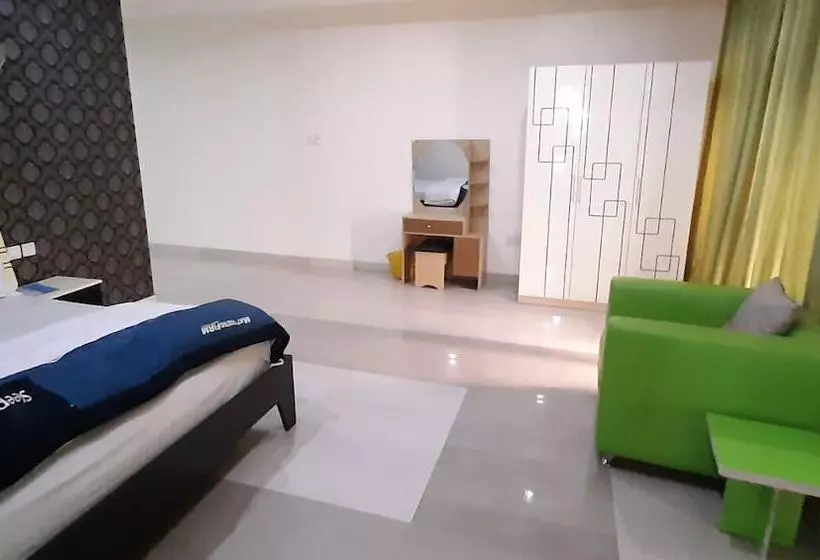 Greenwood Court Hotels & Suites