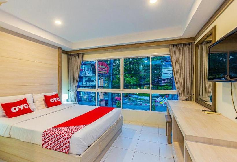 호텔 Oyo 380 Jomthong Mansion