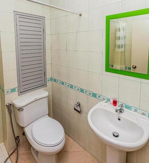 호텔 Oyo 380 Jomthong Mansion