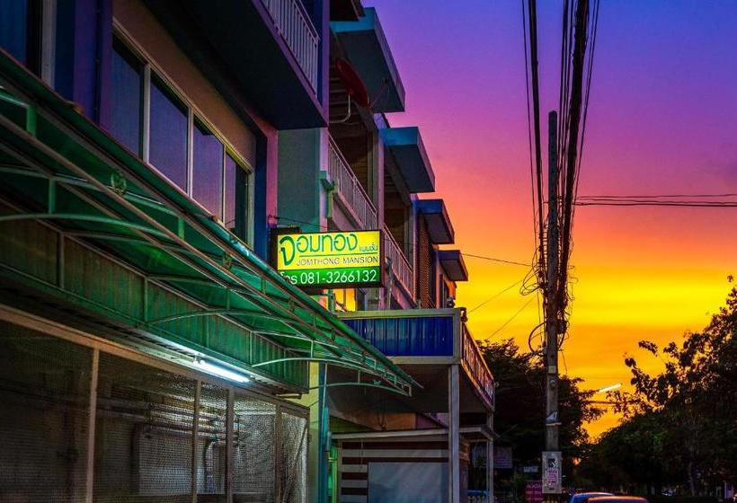 호텔 Oyo 380 Jomthong Mansion