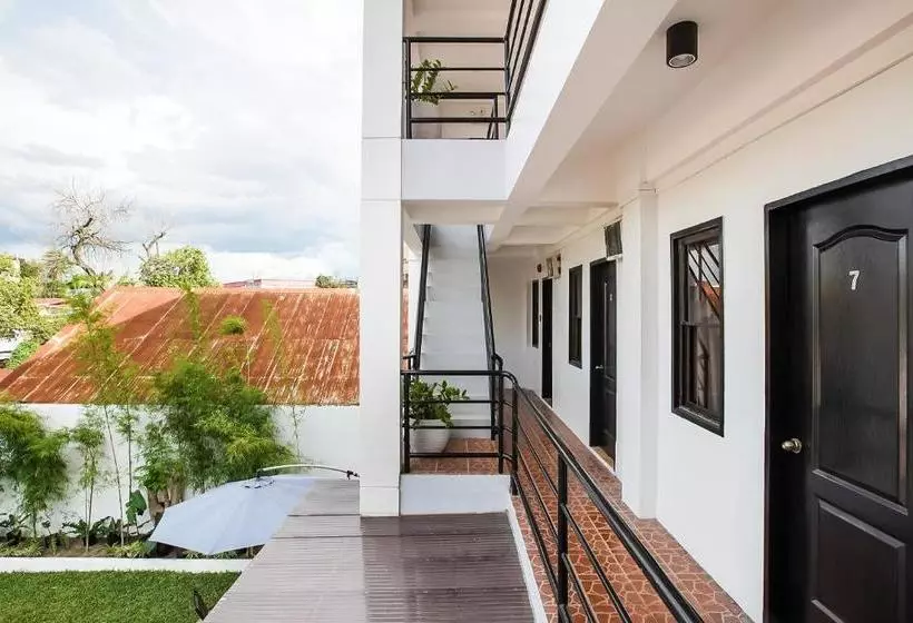 Hotelli Oyo 458 Kathy S Home Garden Suites