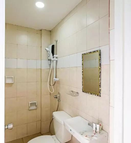 Hotelli Oyo 458 Kathy S Home Garden Suites