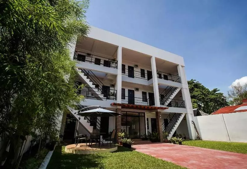 Hotelli Oyo 458 Kathy S Home Garden Suites