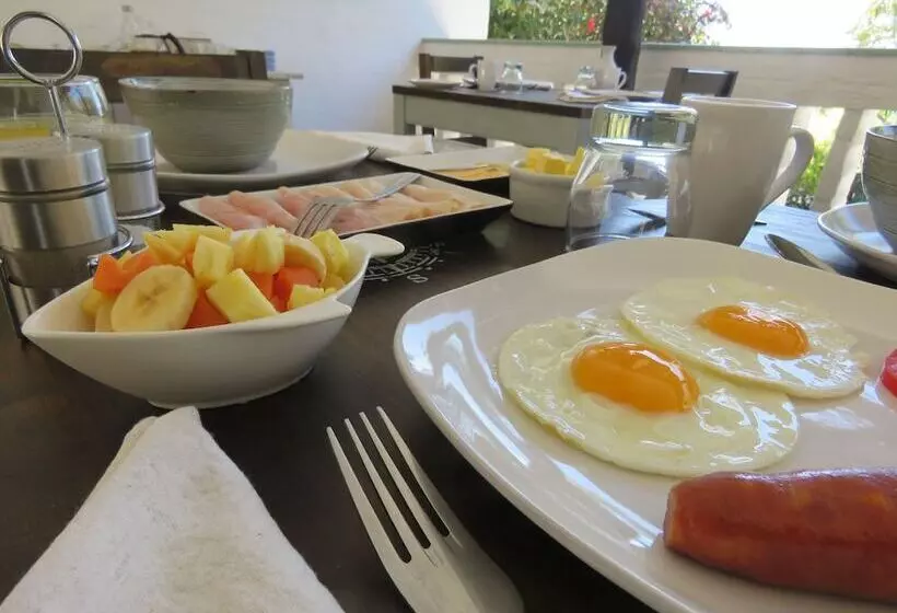 ベッドアンドブレックファースト Bare Feet Retreat