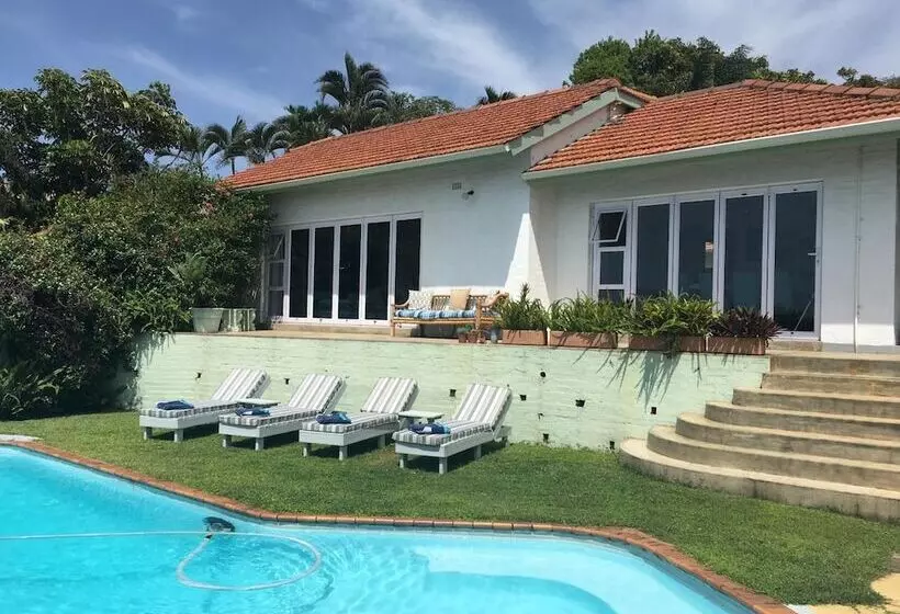 ベッドアンドブレックファースト Bare Feet Retreat