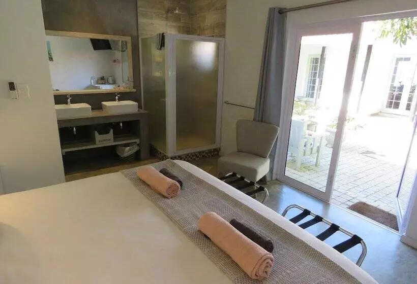 ベッドアンドブレックファースト Bare Feet Retreat