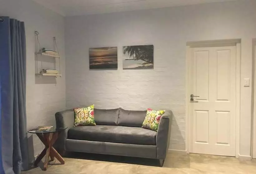 ベッドアンドブレックファースト Bare Feet Retreat