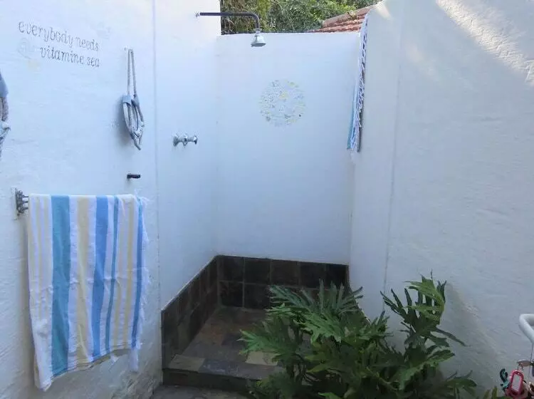 ベッドアンドブレックファースト Bare Feet Retreat