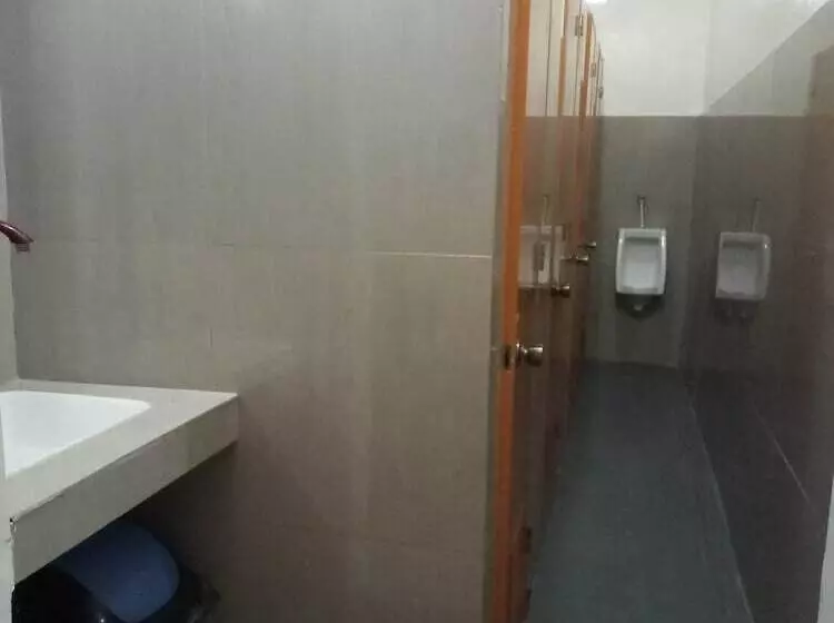 Aamiaismajoitus (B&B) Bee Force Backpackers Inn   Cebu