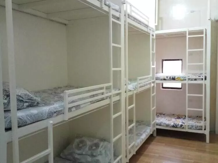 Aamiaismajoitus (B&B) Bee Force Backpackers Inn   Cebu