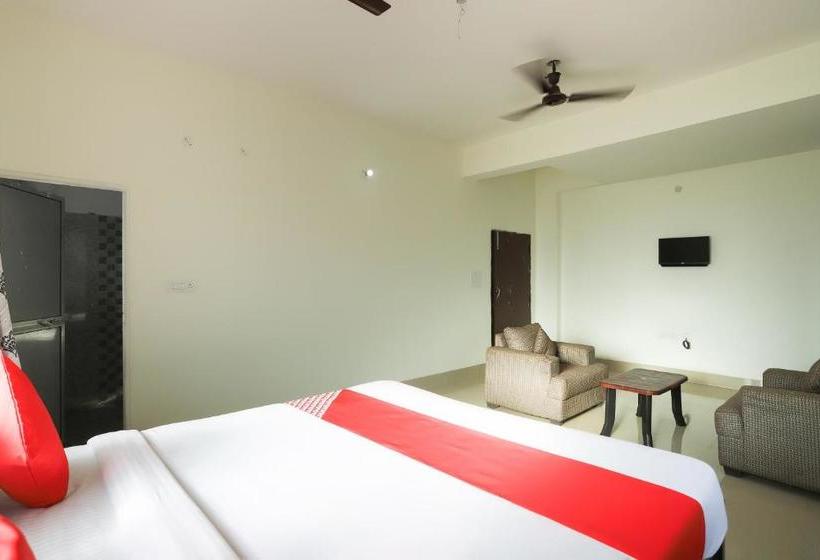 هتل Oyo 48553 Awadh Fort