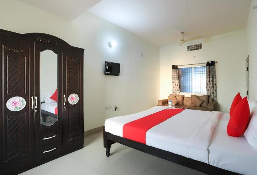 هتل Oyo 48553 Awadh Fort