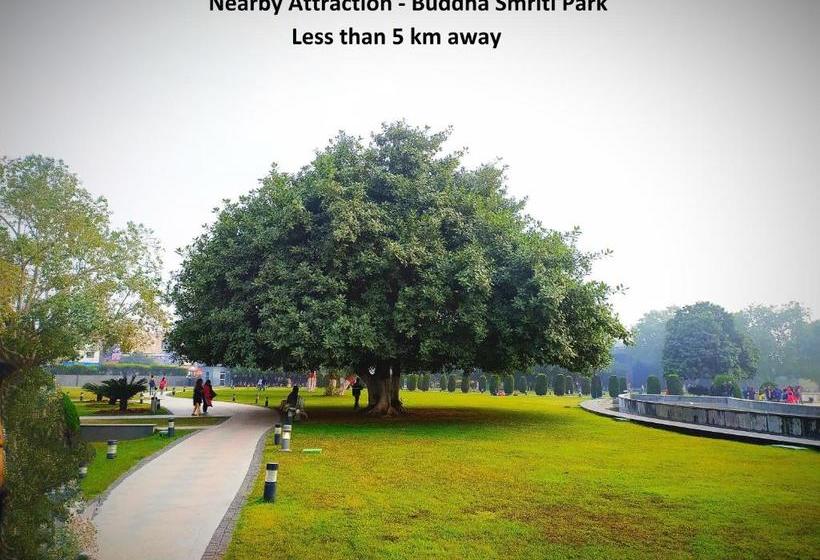 هتل Oyo 48553 Awadh Fort