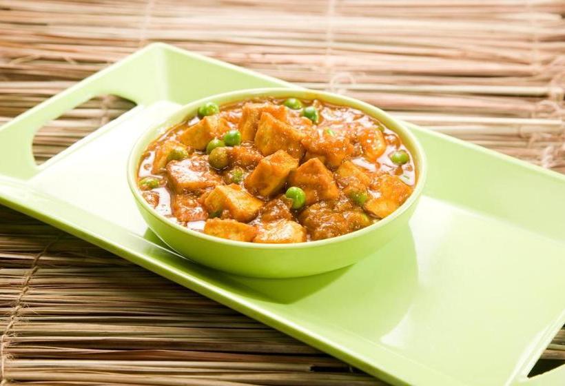 هتل Oyo 48553 Awadh Fort