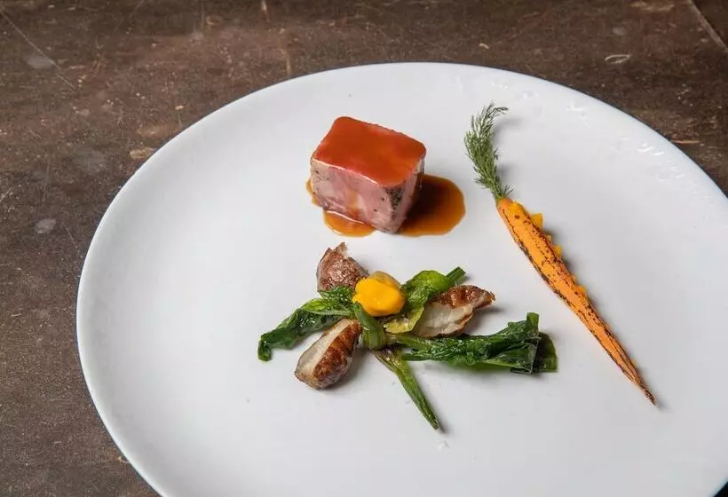 Paragon 700 Boutique Hotel & Spa