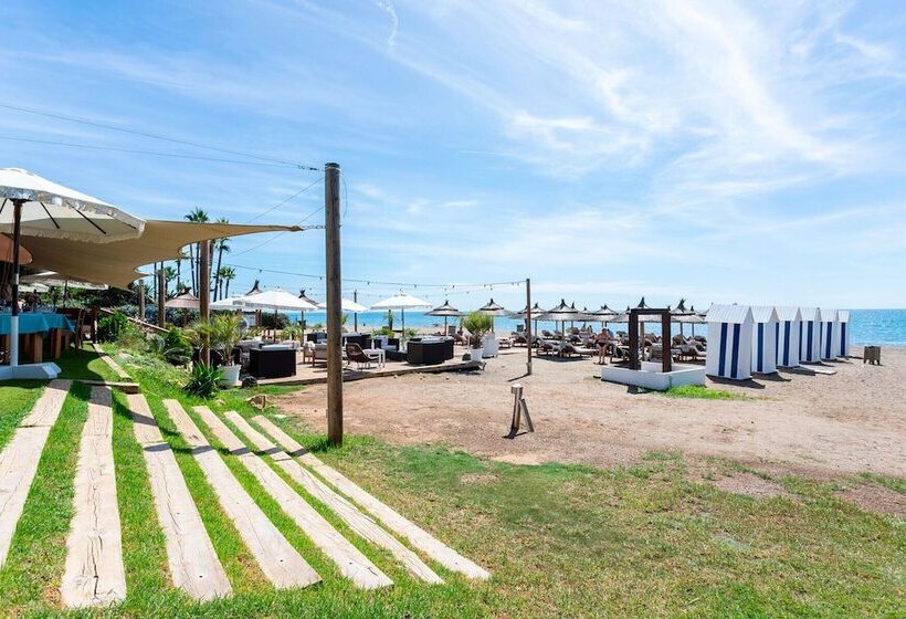 3 Bdrs Apartm With Private Terraces & Communal Swimming Pool In Estepona Benamara Ii