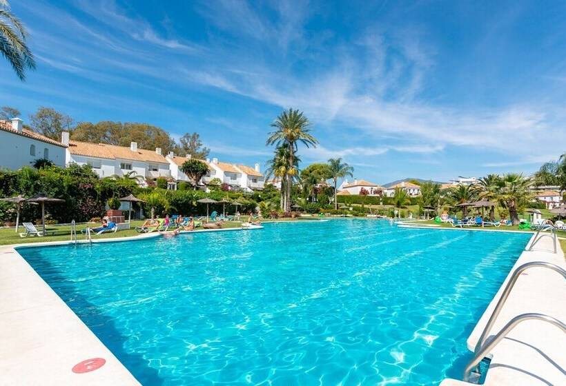 3 Bdrs Apartm With Private Terraces & Communal Swimming Pool In Estepona Benamara Ii