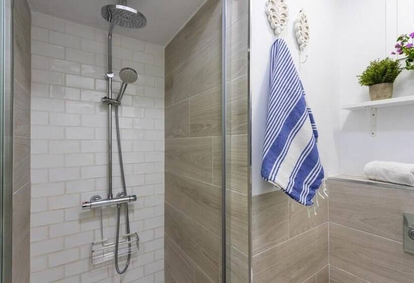 3 Bdrs Apartm With Private Terraces & Communal Swimming Pool In Estepona Benamara Ii