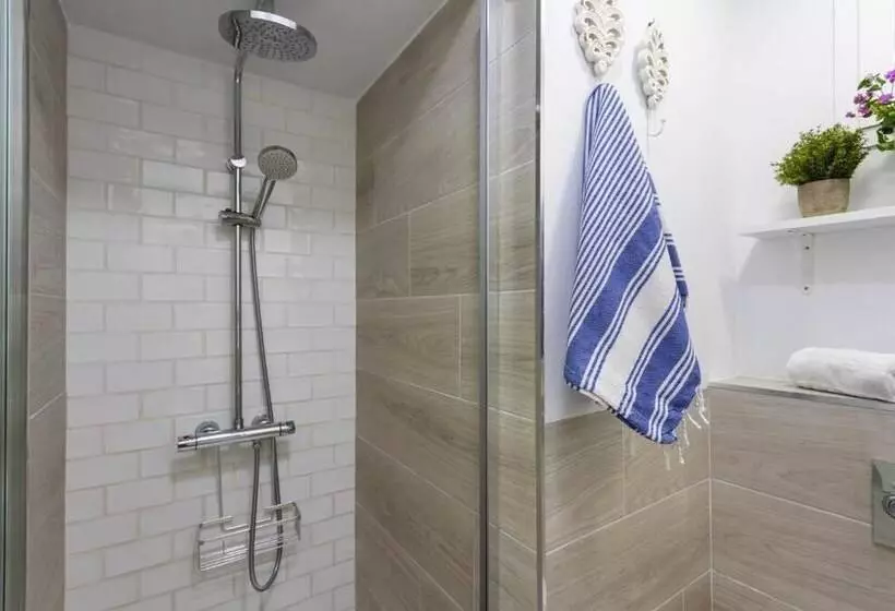 3 Bdrs Apartm With Private Terraces & Communal Swimming Pool In Estepona Benamara Ii