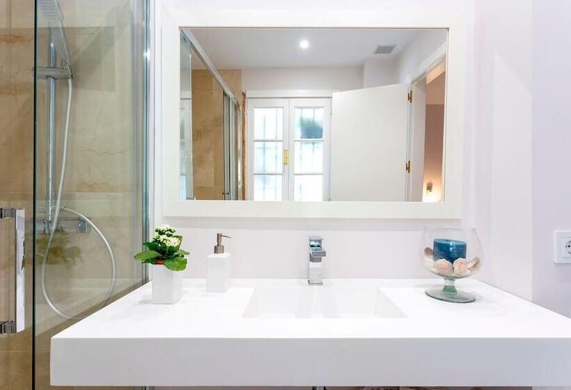 3 Bdrs Apartm With Private Terraces & Communal Swimming Pool In Estepona Benamara Ii