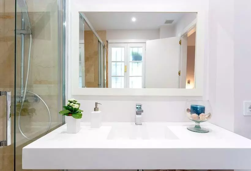 3 Bdrs Apartm With Private Terraces & Communal Swimming Pool In Estepona Benamara Ii