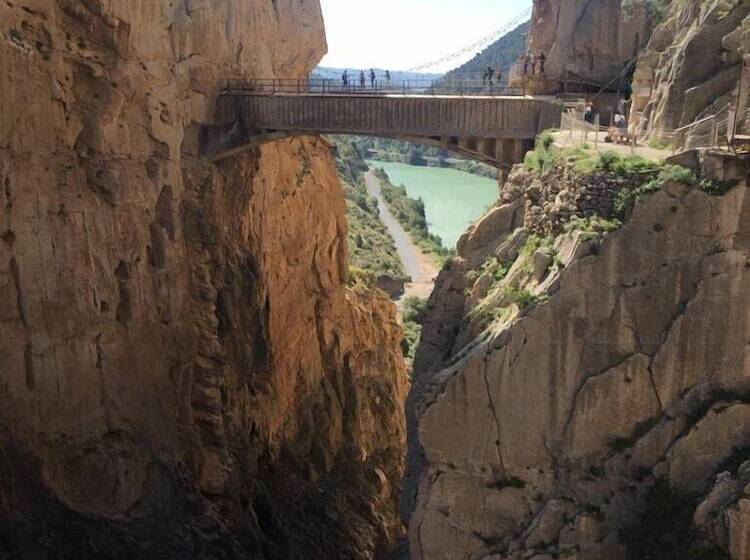 Apartamentos Virgen De Villaverde